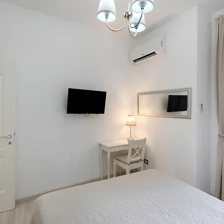 Son Blanc Apartment *