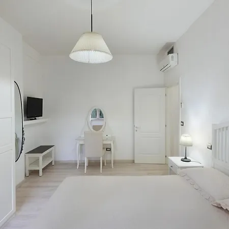 Son Blanc Apartment *